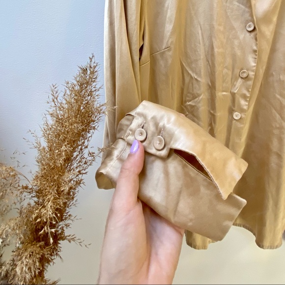 Vintage Gold Silk Button Up - Picture 3 of 4
